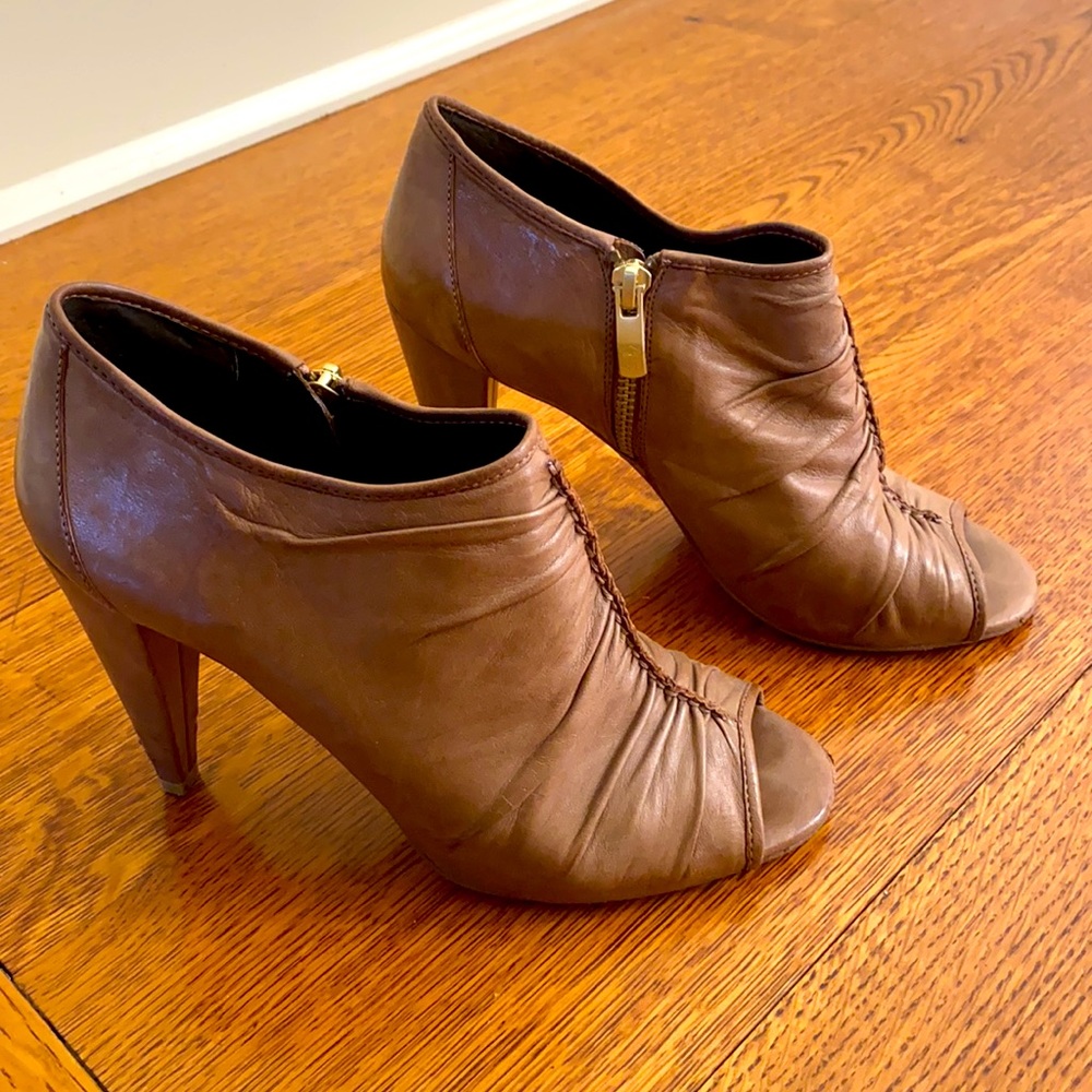 Beautiful butter-soft leather peep toe booties with ruched detail down front 7.5